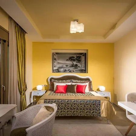 Yiasemi Luxury Apartament *